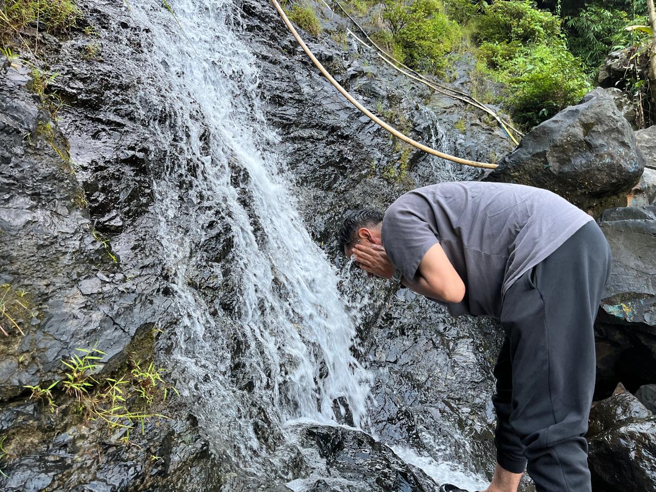 Singgah di Air Terjun Gunung Rambutan, Ini Hal Penting yang Wajib Diperhatikan Pelintas