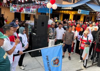 Jalan Sehat hingga Donor Darah Meriahkan Family Fun Walk PWI Kaltim