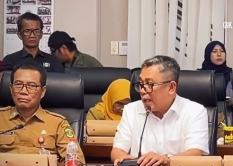 Copot “Prof” Cali di AWS