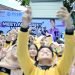 Ratusan Pelajar SMAN 3 Mataram Antusias Bertemu Pembalap Yamaha MotoGP