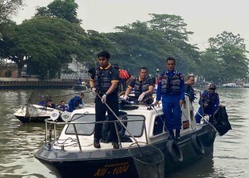 Kapolresta Samarinda Pimpin Perang Melawan Sampah Sungai